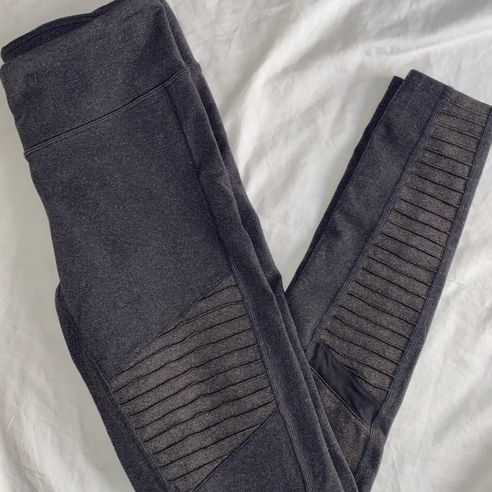 ALO YOGA Moto Legging